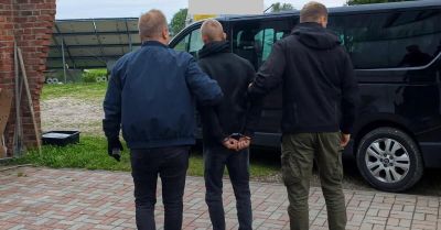 Zatrzymali dwóch mężczyzn poszukiwanych listami gończymi